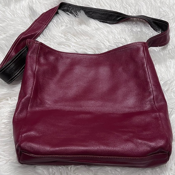 MARC JACOBS Signature Embossed Reversible Crossbody Tote - Picture 5 of 7